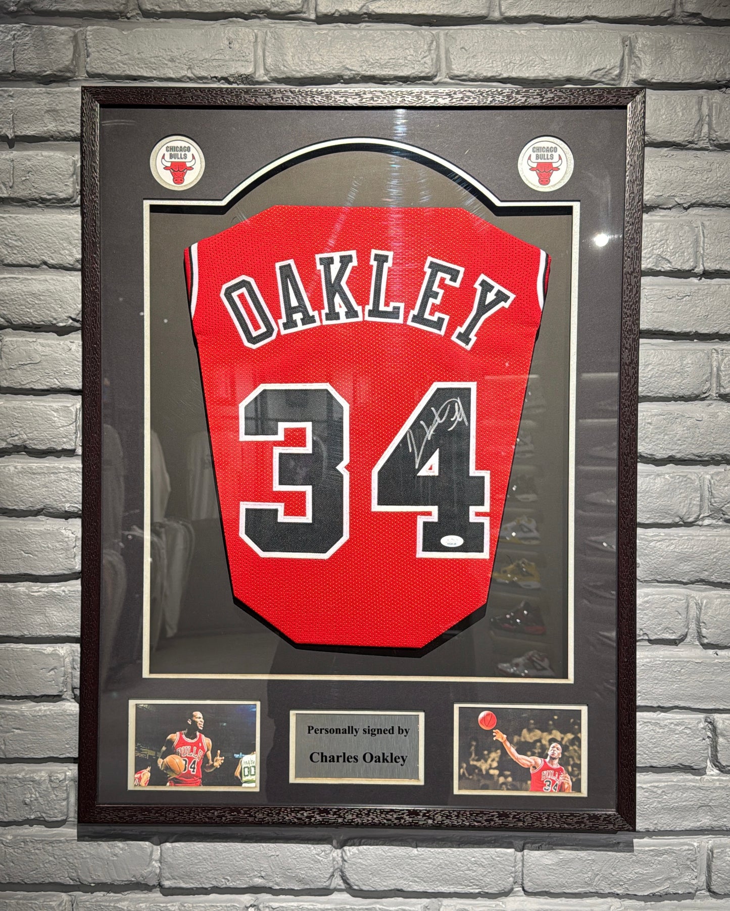 Charles Oakley Signed Chicago Bulls Jersey