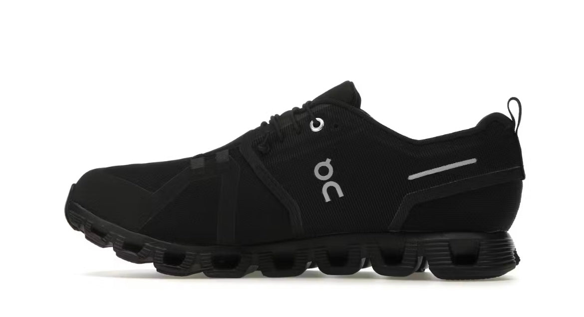 On Running Cloud 5 Waterproof
All Black