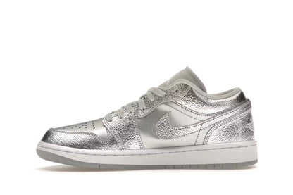 Jordan 1 Low SE Metallic Silver (W)